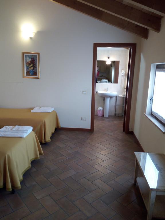 Bb Mambrotta Guest House San Martino Buon Albergo Exterior foto