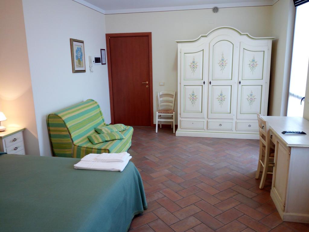 Bb Mambrotta Guest House San Martino Buon Albergo Exterior foto